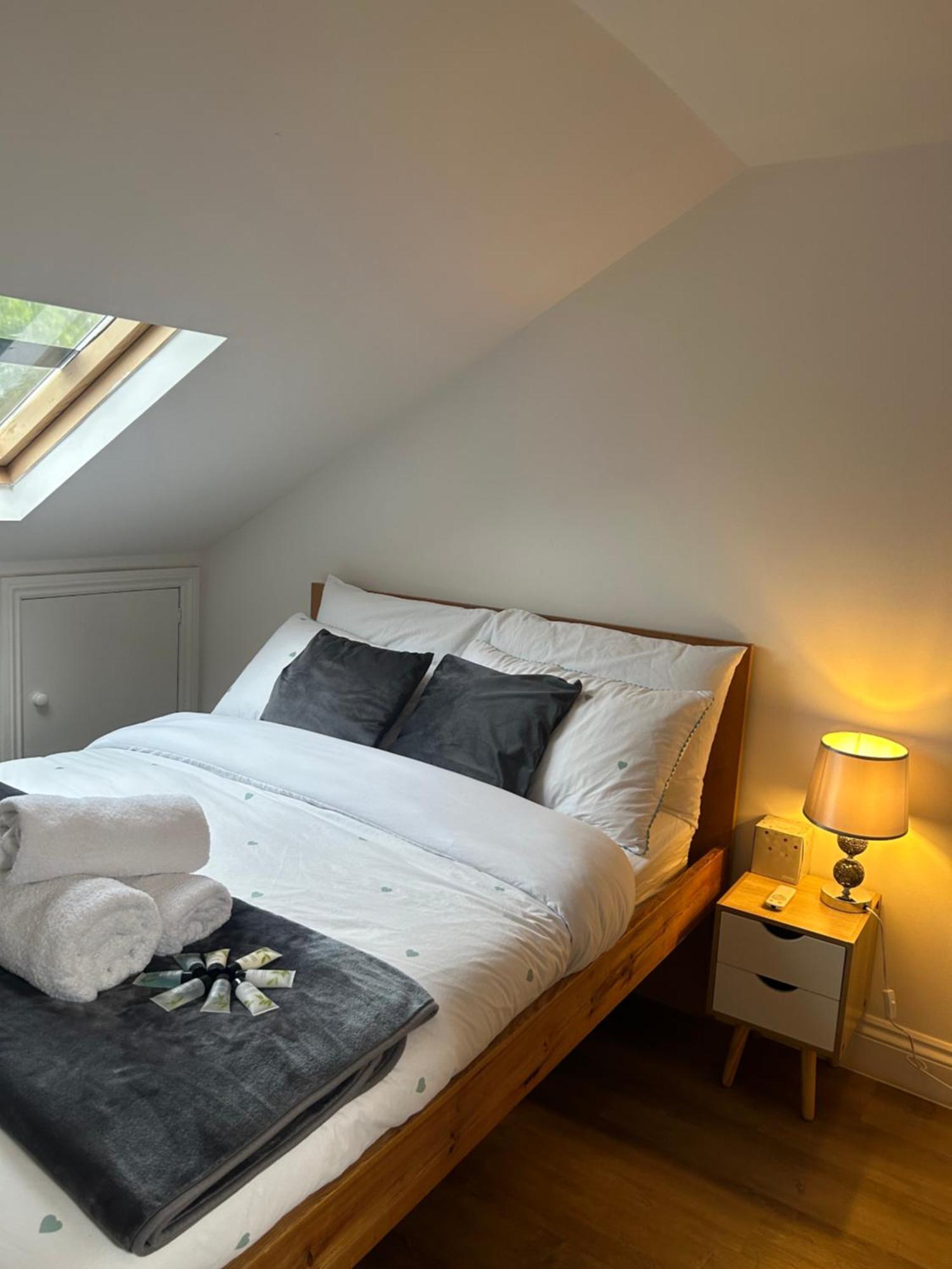 Qties Luxury Home London Exterior photo